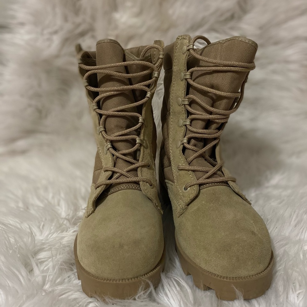 Combat boots